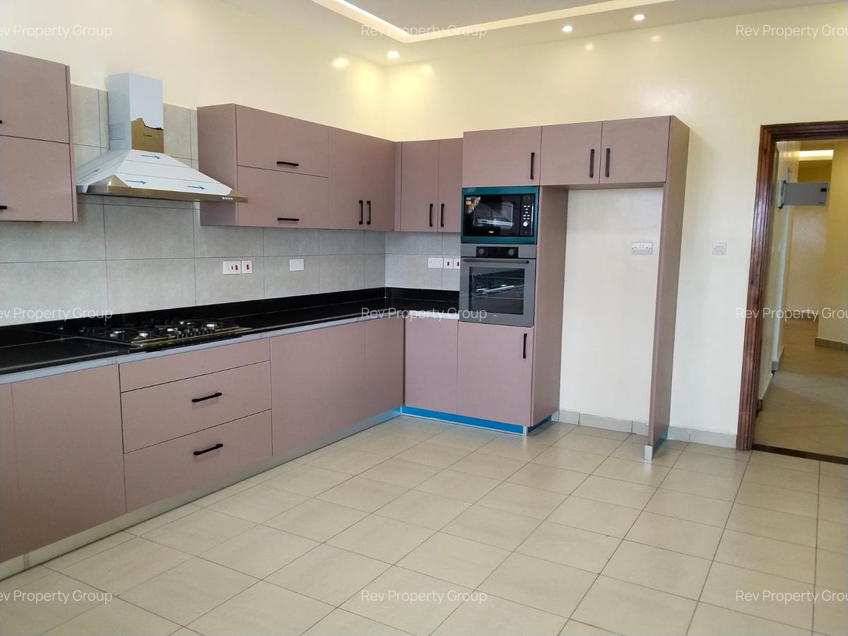 4 Bed Apartment with En Suite in Kilimani - 4