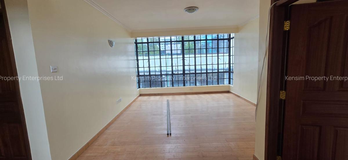 5 Bed Townhouse with En Suite in Lavington - 18