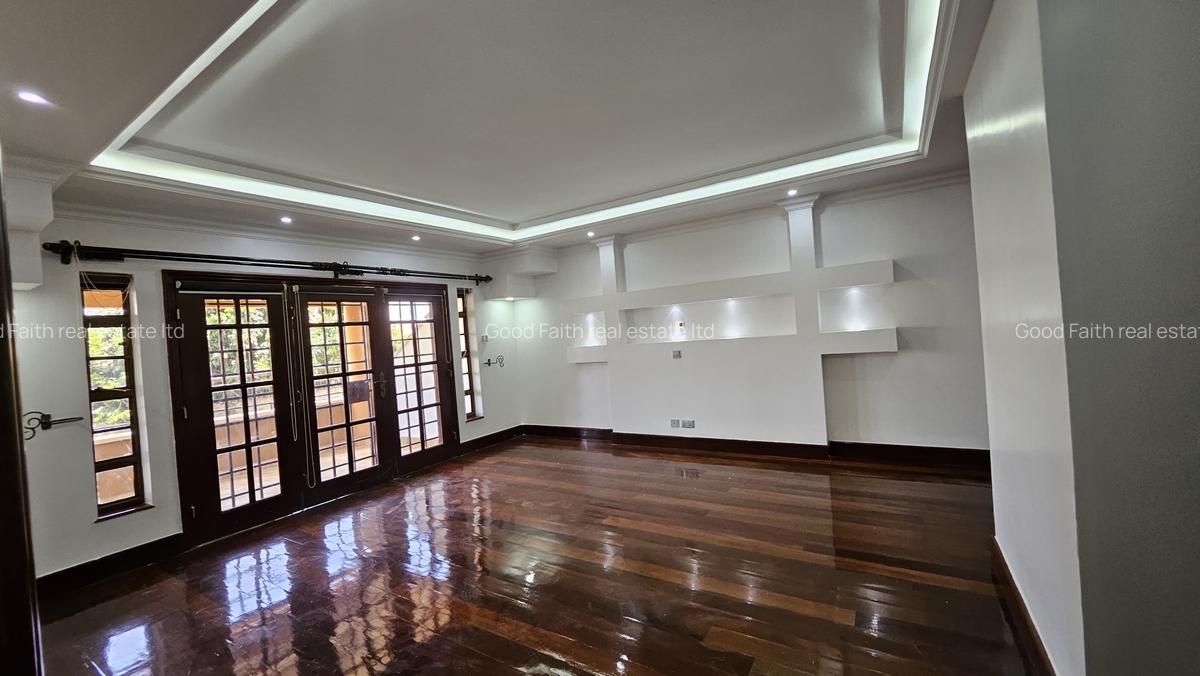 5 Bed House with En Suite in Runda - 11