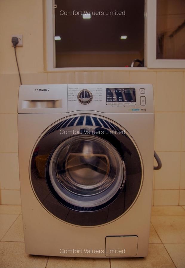 Serviced 1 Bed Apartment with En Suite at Kilimani Near Statehouse - 12