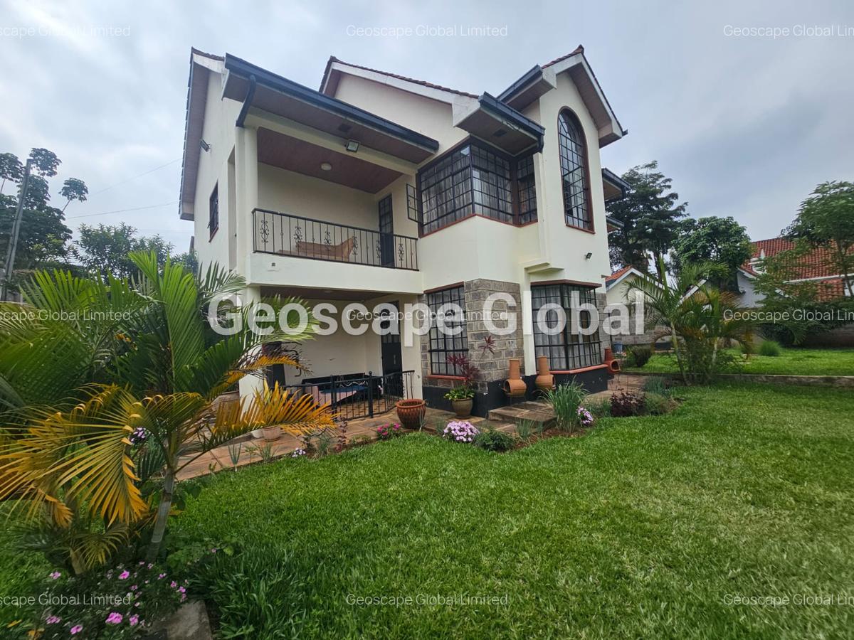 5 Bed House with En Suite in Runda - 1