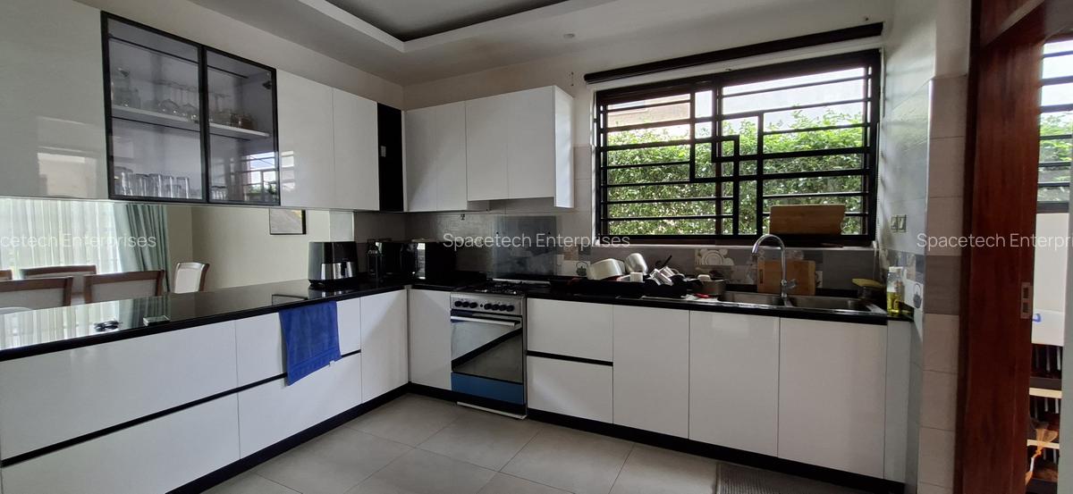 4 Bed Townhouse with En Suite in Runda - 5