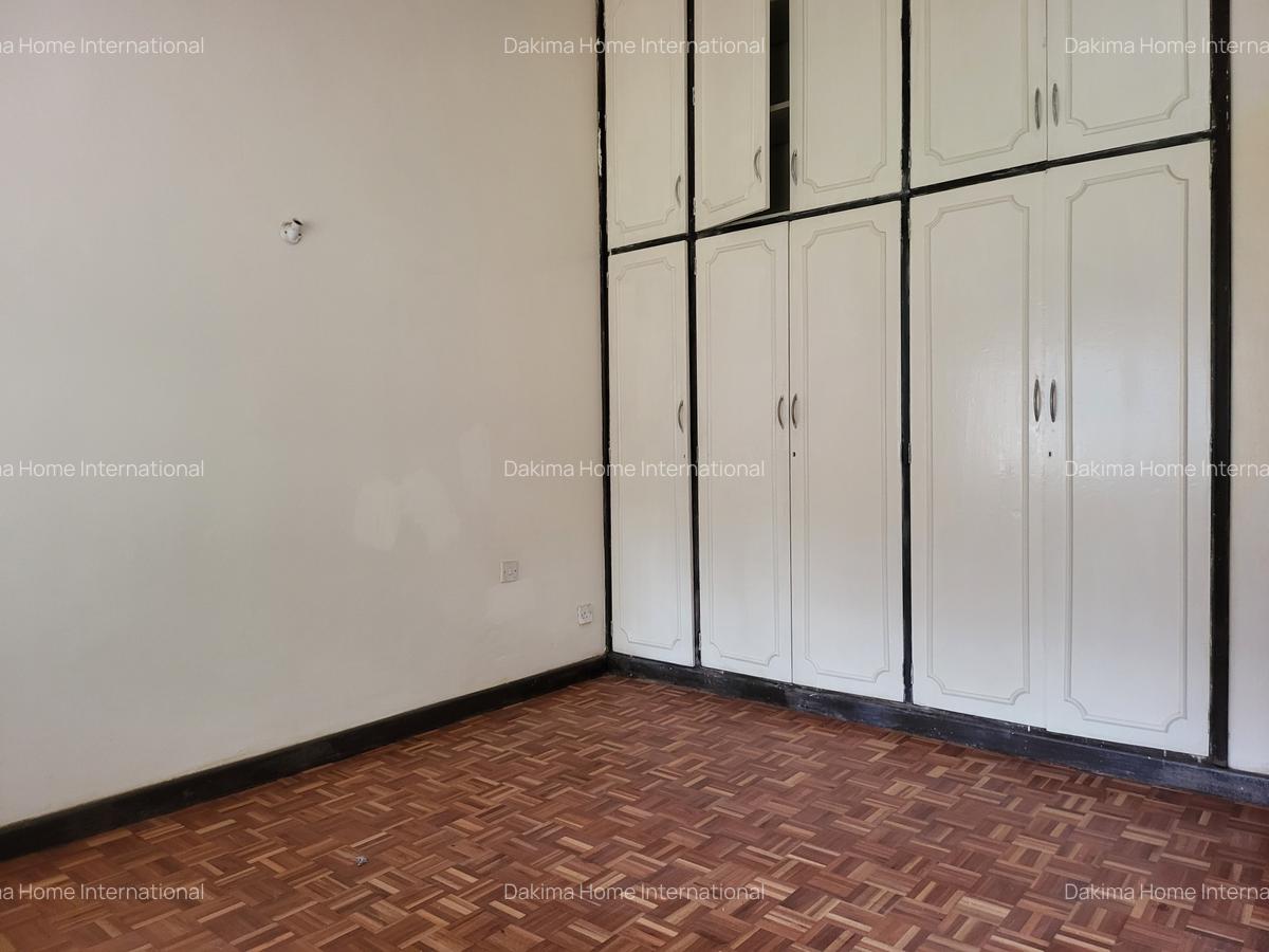 4 Bed Townhouse with En Suite in Spring Valley - 12