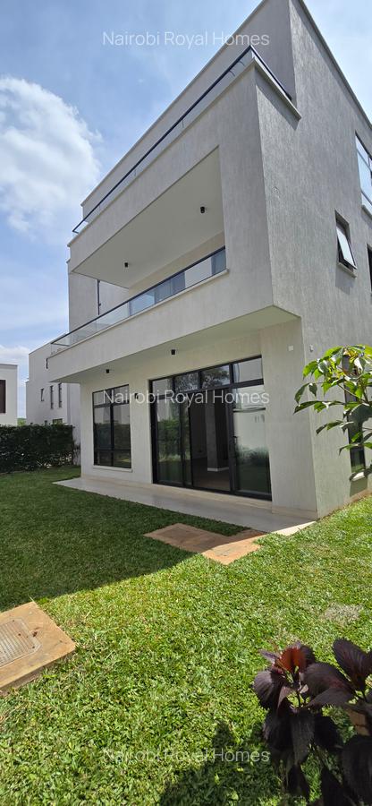 5 Bed Townhouse with En Suite at Lavington Green - 9