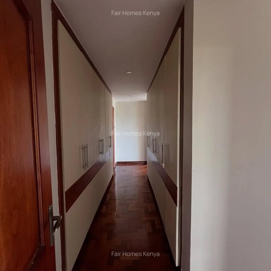 4 Bed Apartment with En Suite at Riverside Drive - 8