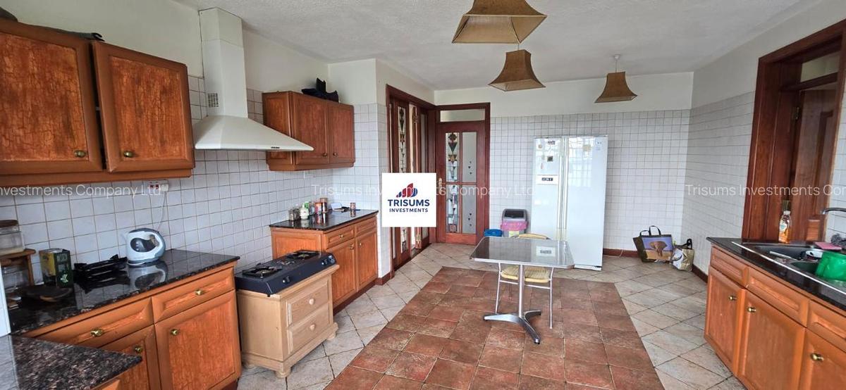 4 Bed House with En Suite in Runda - 5