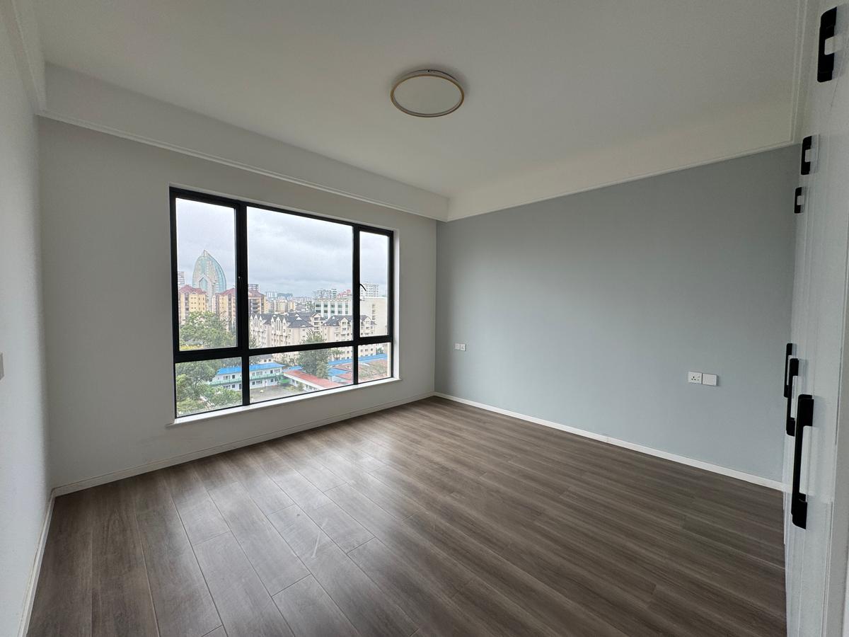 Serviced 2 Bed Apartment with En Suite in Kilimani - 13
