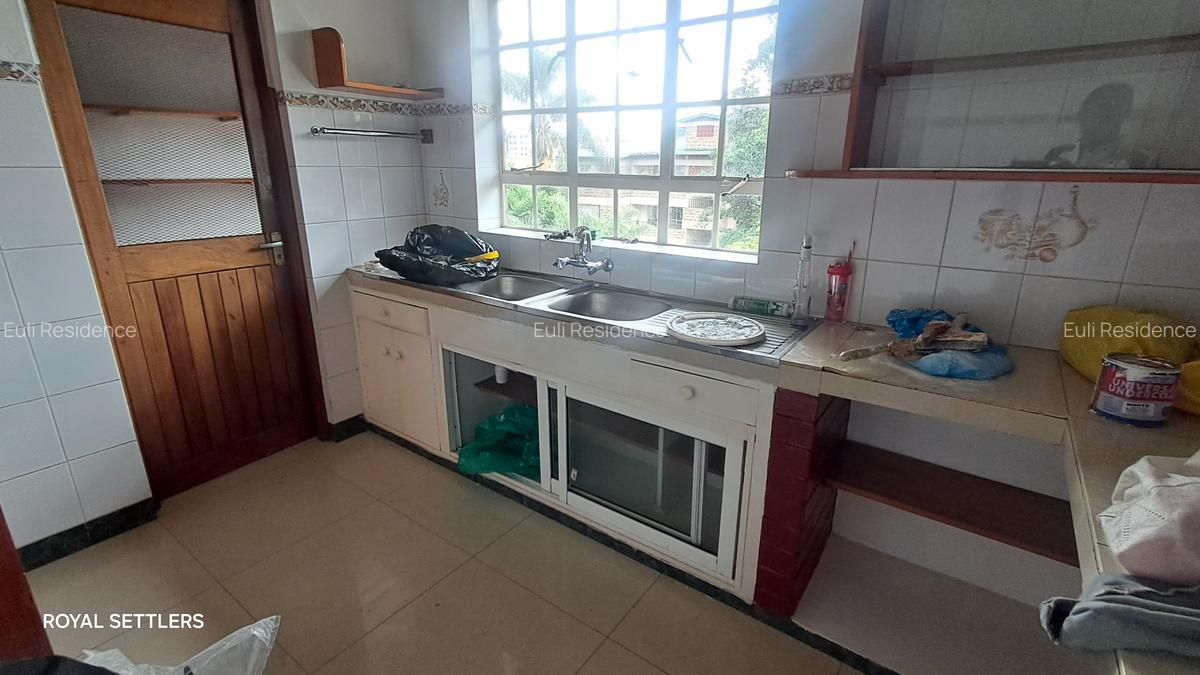 2 Bed Apartment with En Suite at Rhapta Rd - 13