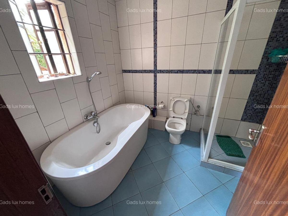 4 Bed Townhouse with En Suite at Kitisuru - 16