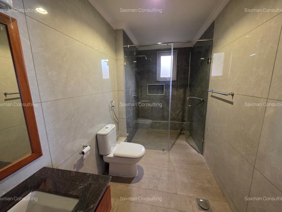 5 Bed Villa with En Suite in Lavington - 12