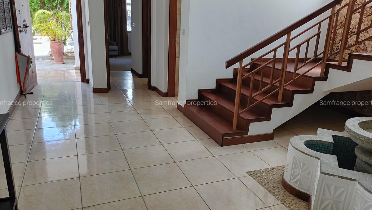 4 Bed Townhouse with En Suite at Greenwood Drive - 14