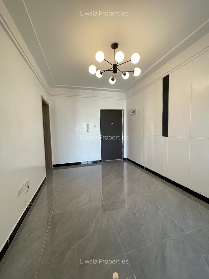 1 Bed Apartment with Swimming Pool in Kilimani - 10