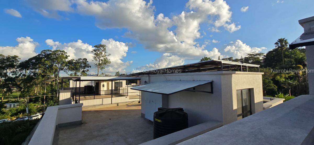 5 Bed Townhouse with En Suite at Lavington Green - 10