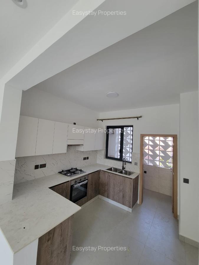 2 Bed Apartment with En Suite in Brookside - 2
