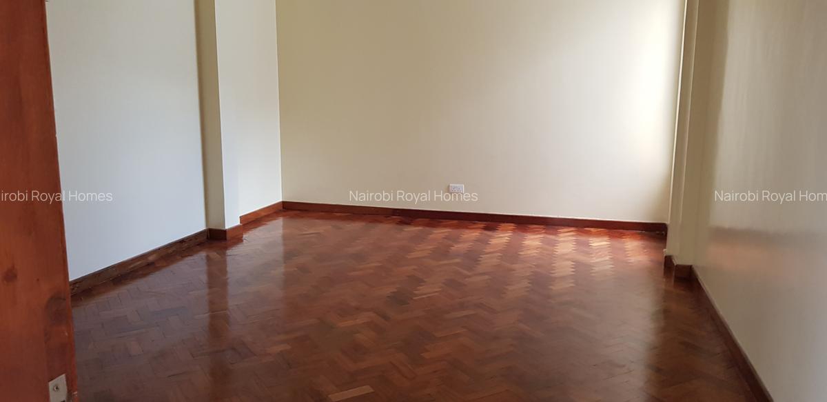 5 Bed Townhouse with En Suite at Lavington Road 66 - 20
