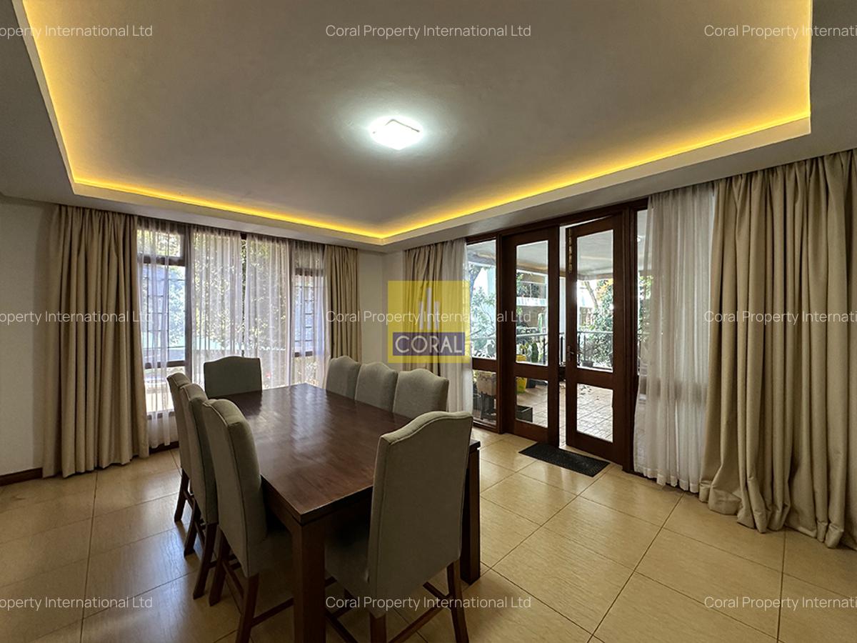 4 Bed Apartment in Riverside - 3