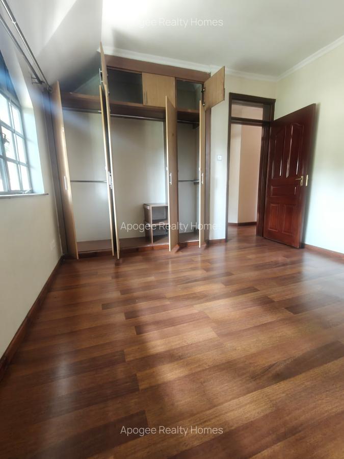 4 Bed Apartment with En Suite at Fourways Junction Estate - 19