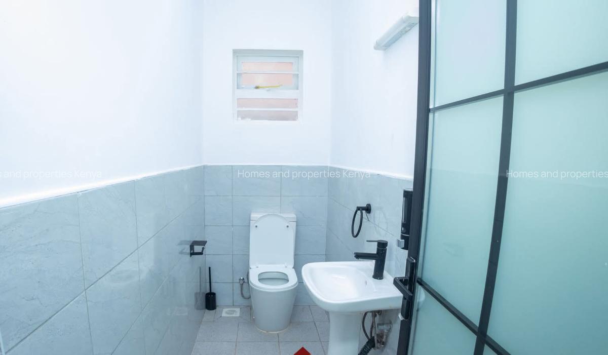 4 Bed House with En Suite in Kenyatta Road - 7