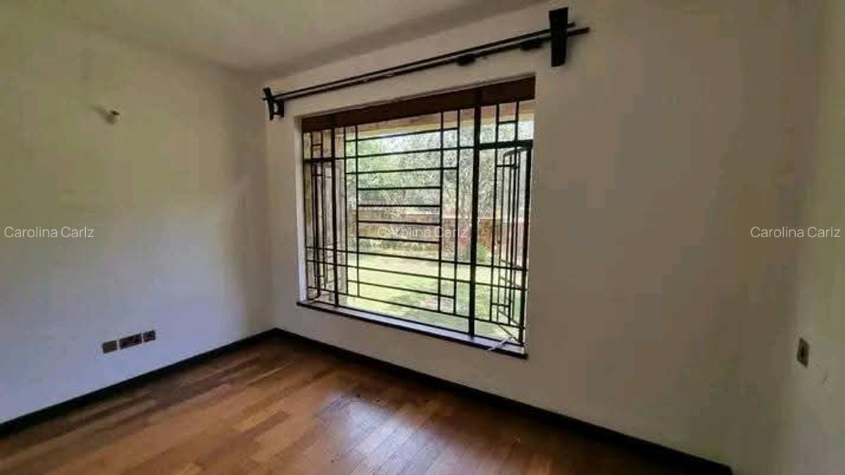 5 Bed House with En Suite in Lake View - 5