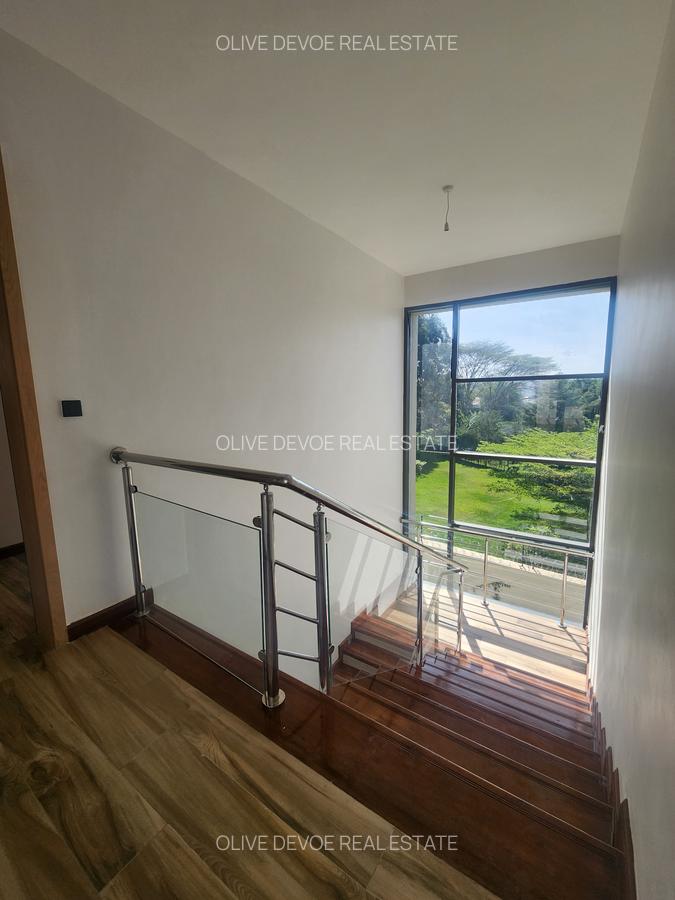 5 Bed Townhouse with En Suite in Lavington - 18