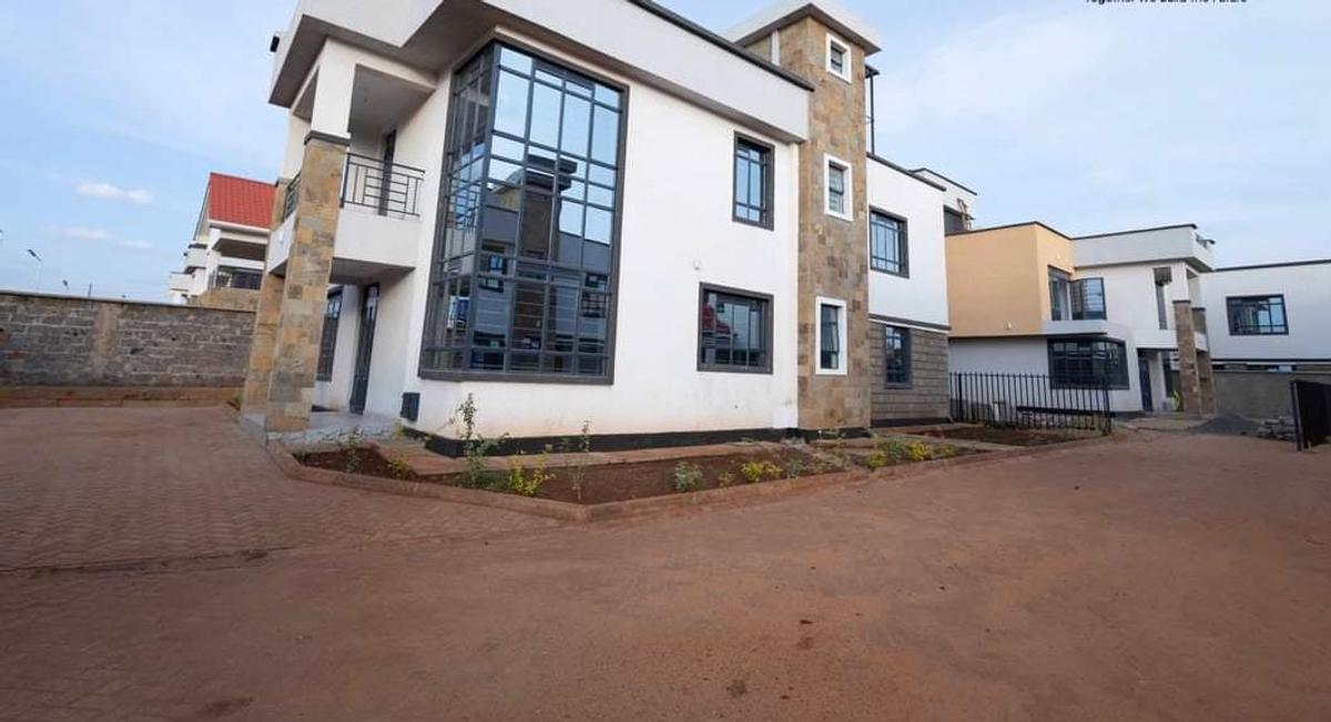 4 Bed Townhouse with En Suite in Kenyatta Road - 10