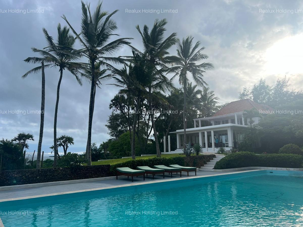 5 Bed House with En Suite in Malindi - 16