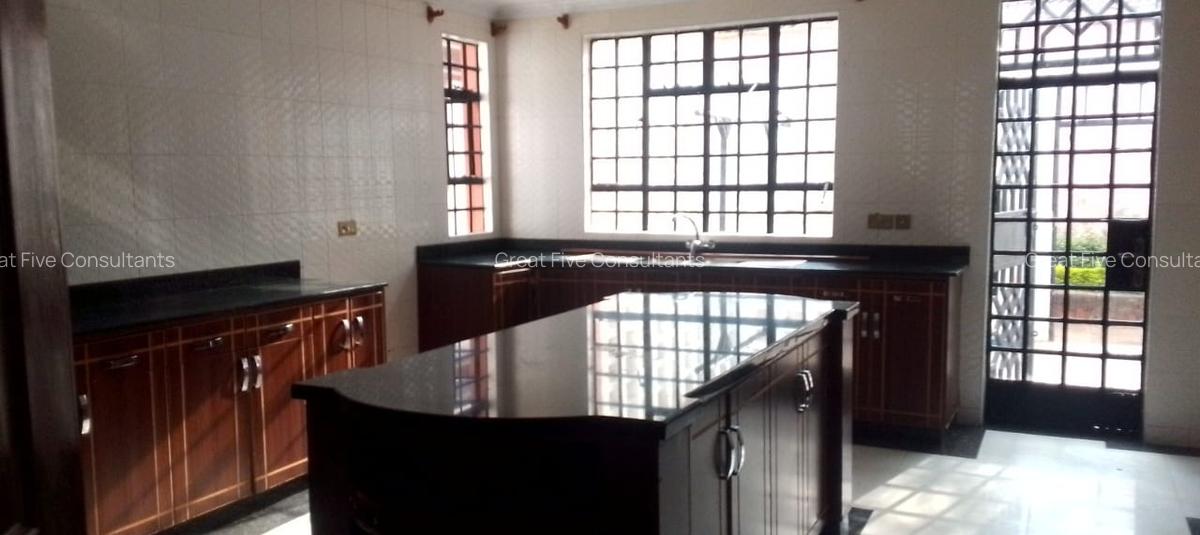 5 Bed Villa with En Suite in Runda - 7