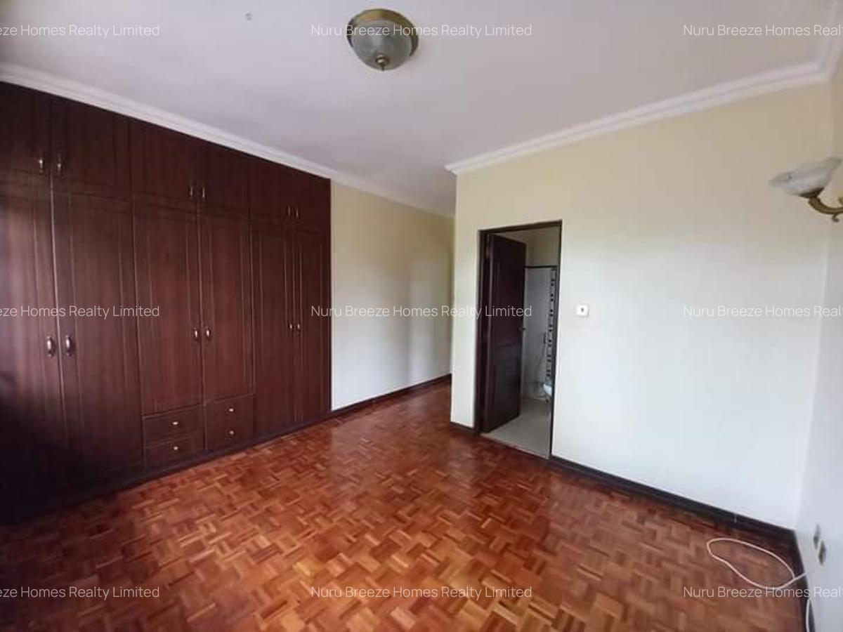 4 Bed House with En Suite in Runda - 6