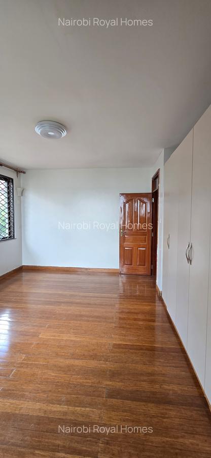 5 Bed Townhouse with En Suite at Off Convent Drive - 6