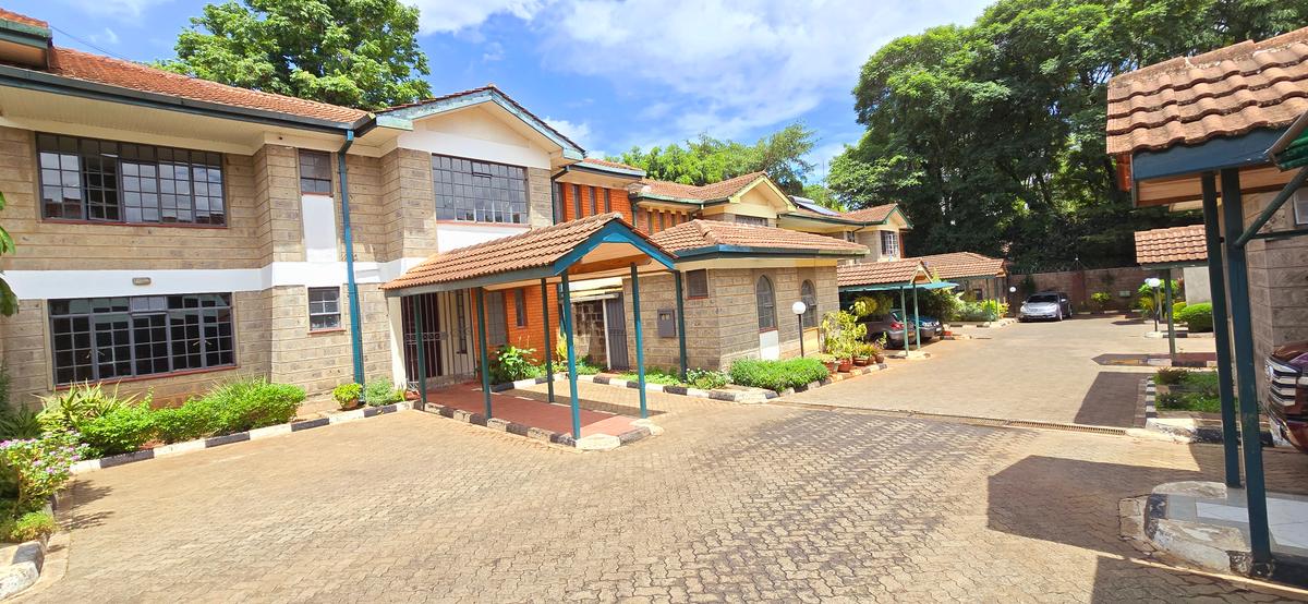 4 bed townhouse with en suite at james gichuru