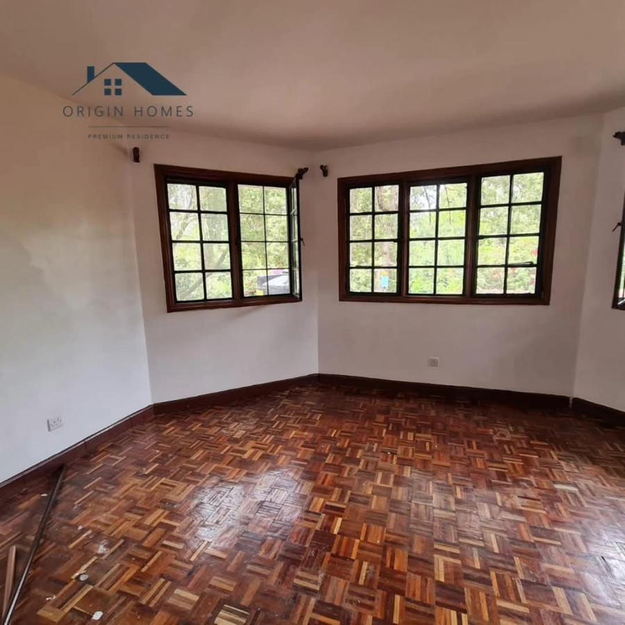 4 Bed Townhouse with En Suite at Lavington Green - 8