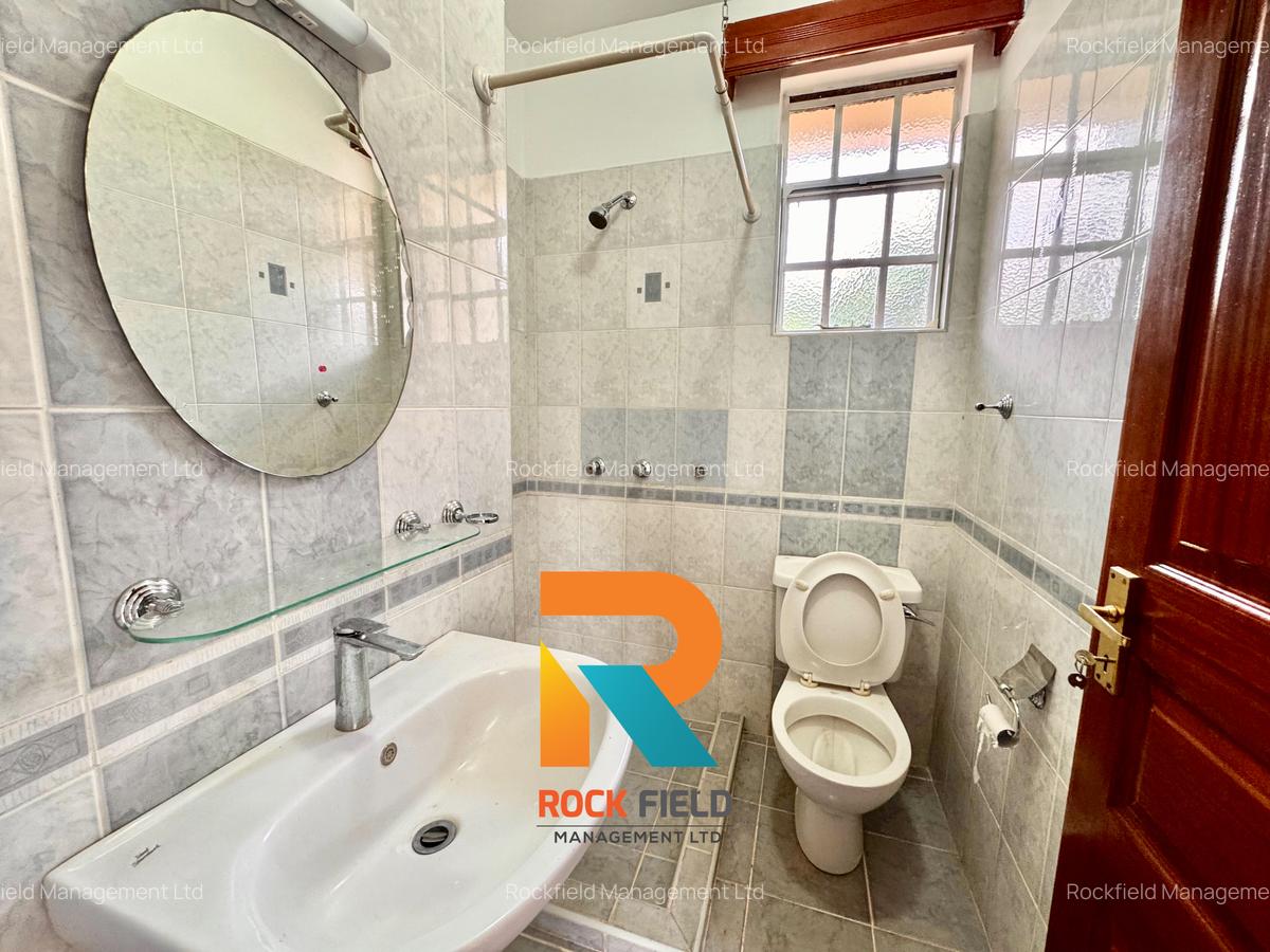 4 Bed Townhouse with En Suite in Rosslyn - 9