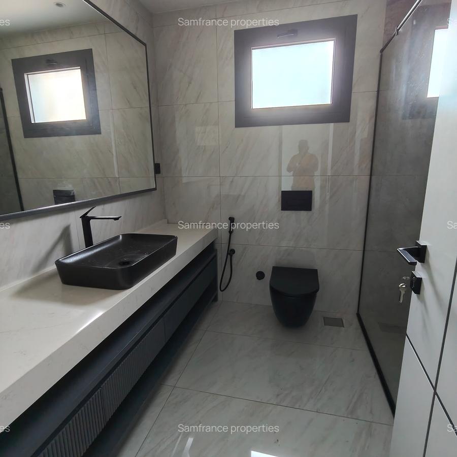 Serviced 3 Bed Apartment with En Suite at 5Th Avanue - 3