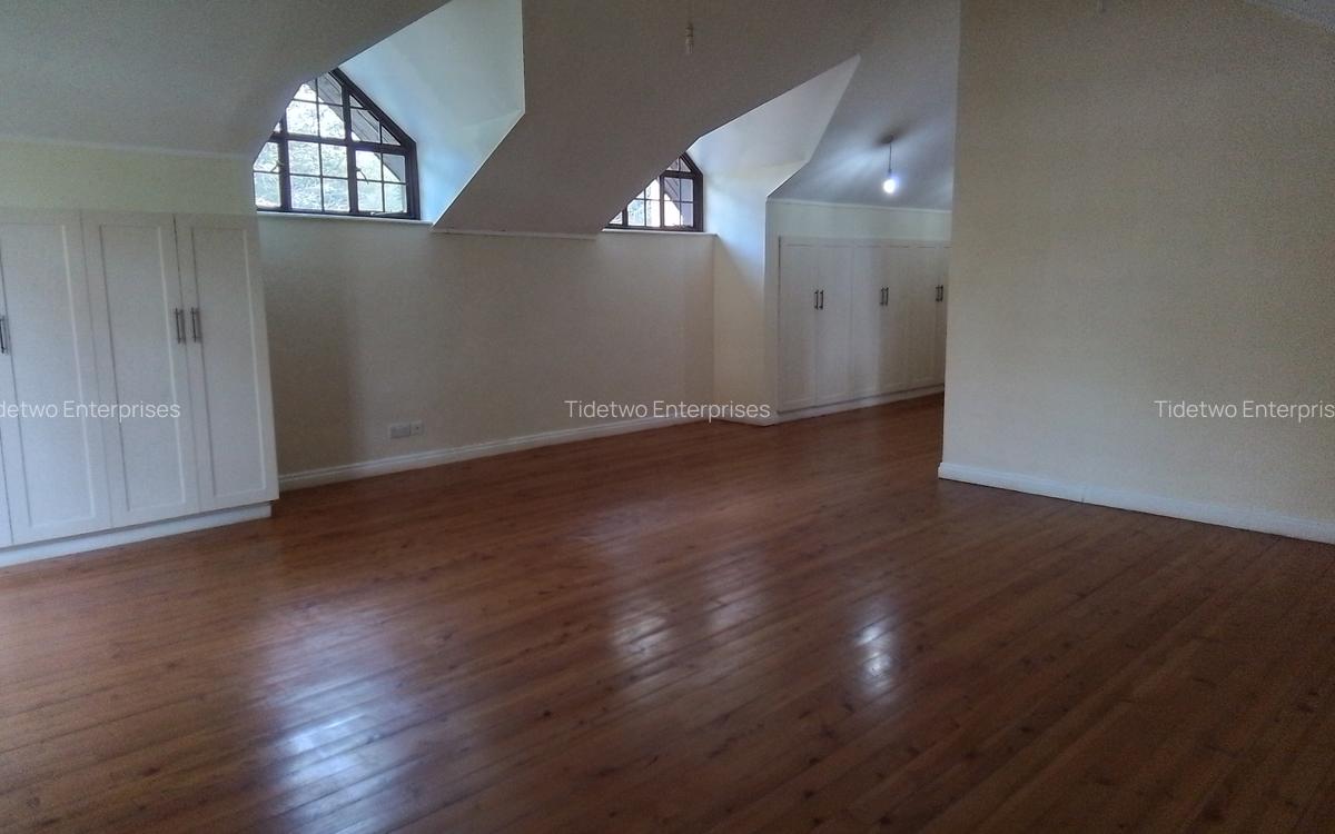 5 Bed House with Garden in Karen Hardy - 3