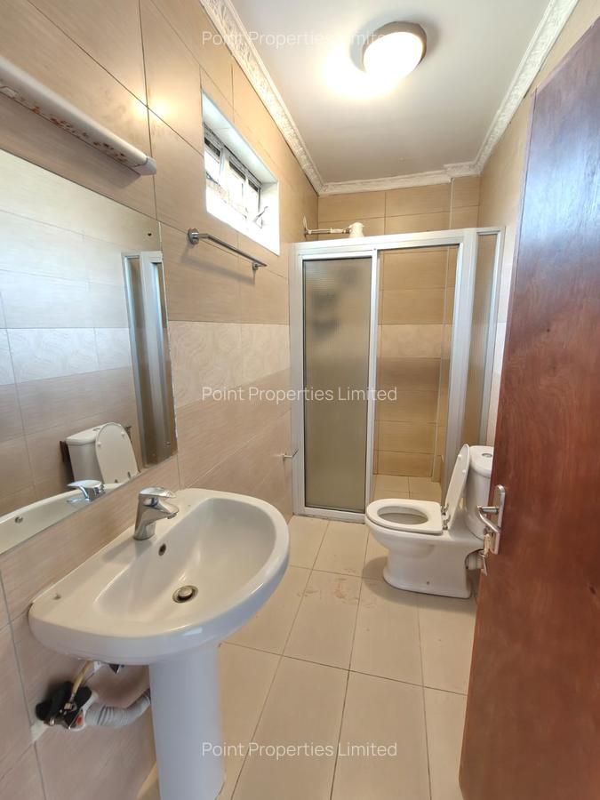 5 Bed Townhouse with En Suite in Karen - 8