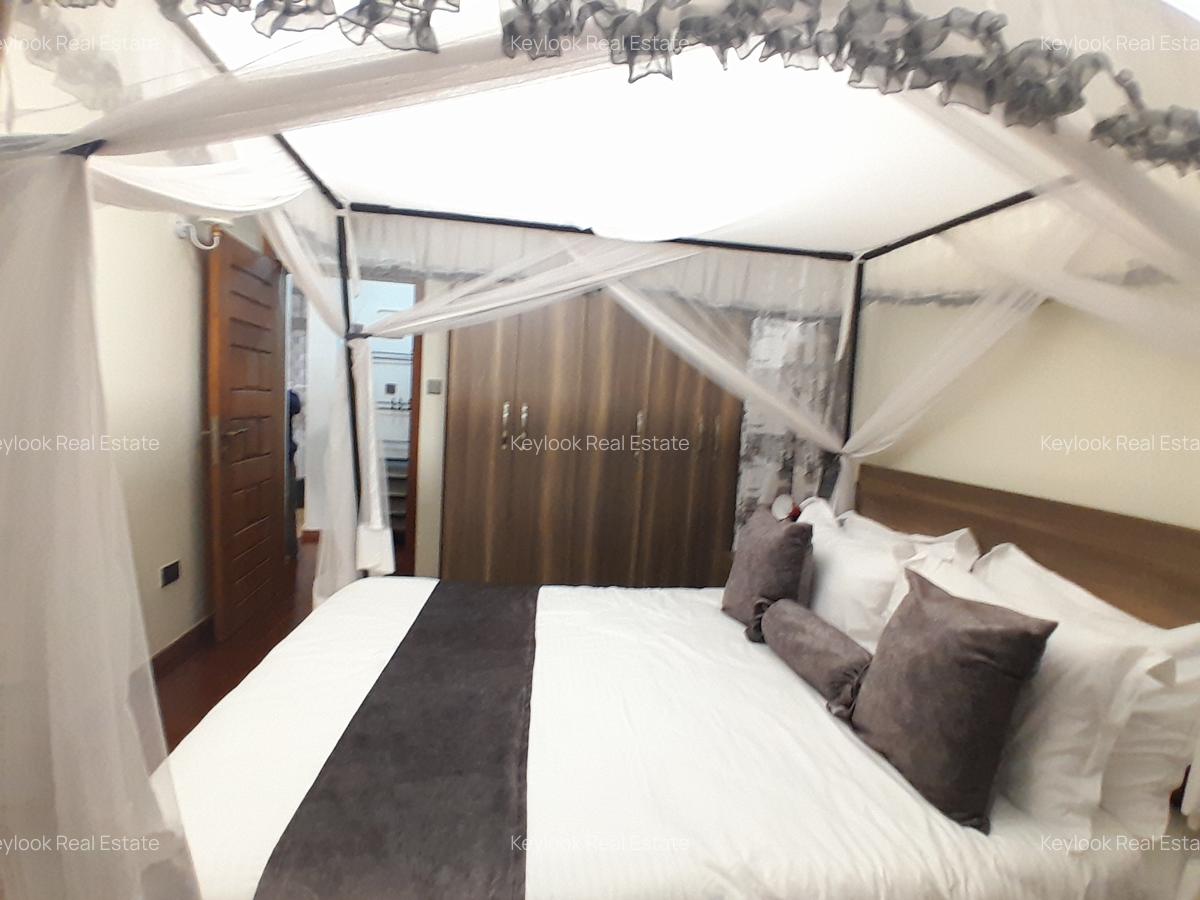 1 Bed House with En Suite at Lavington - 13