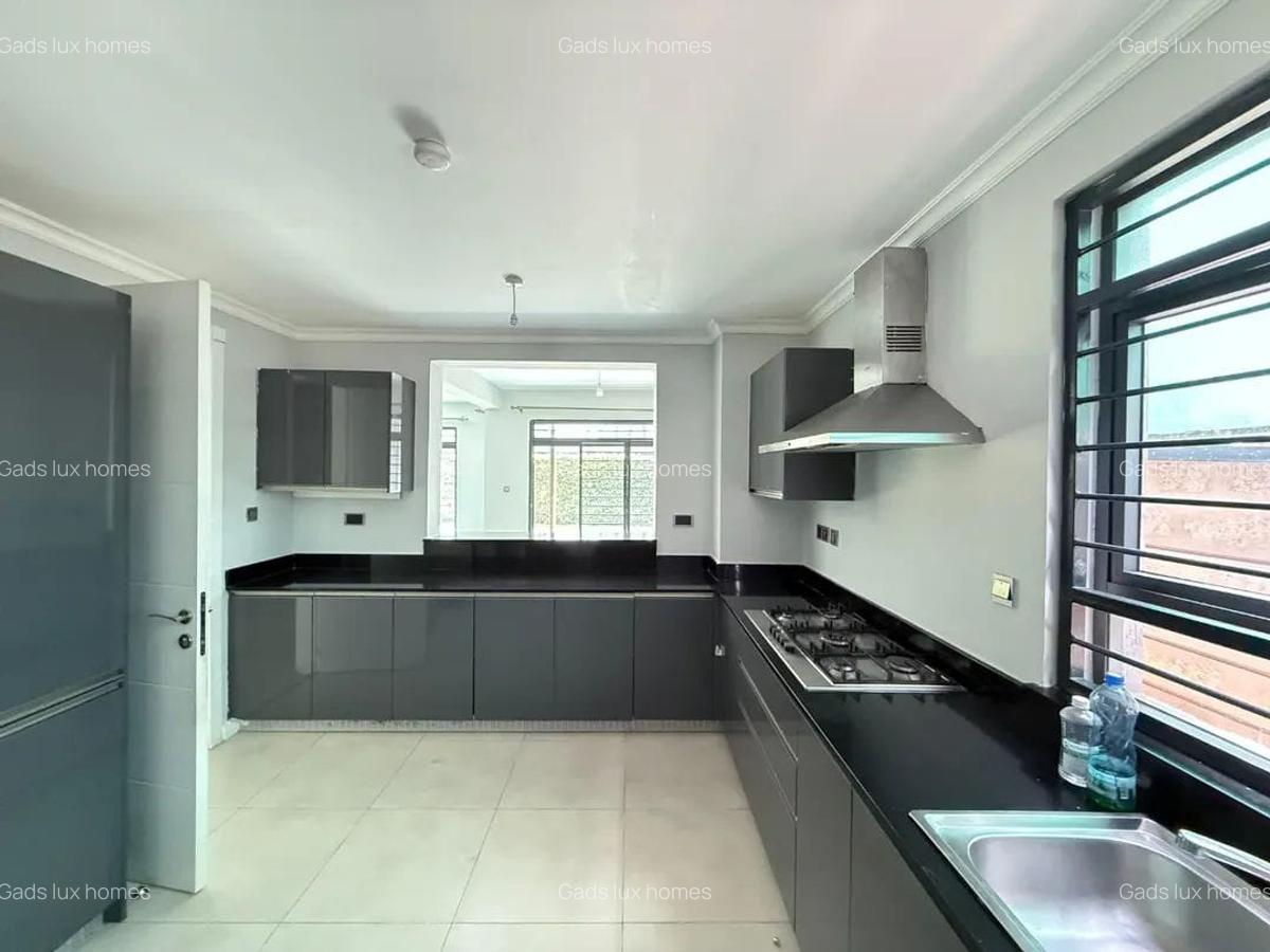 4 Bed Villa with En Suite at Runda - 3