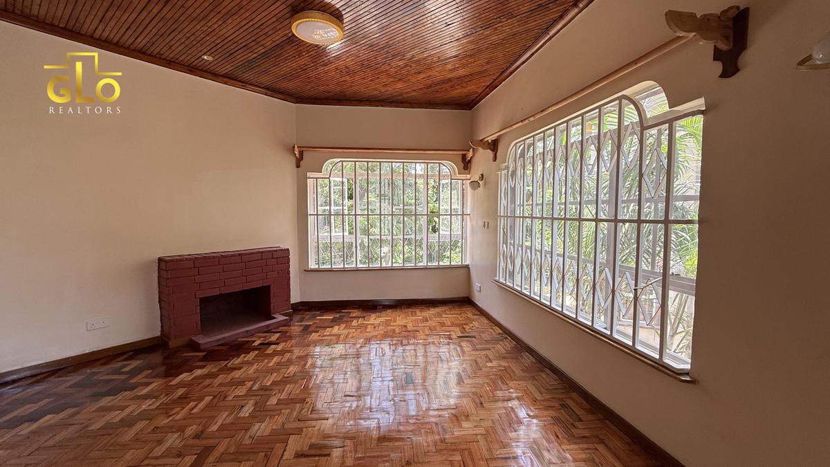4 Bed Villa with En Suite in Spring Valley - 4