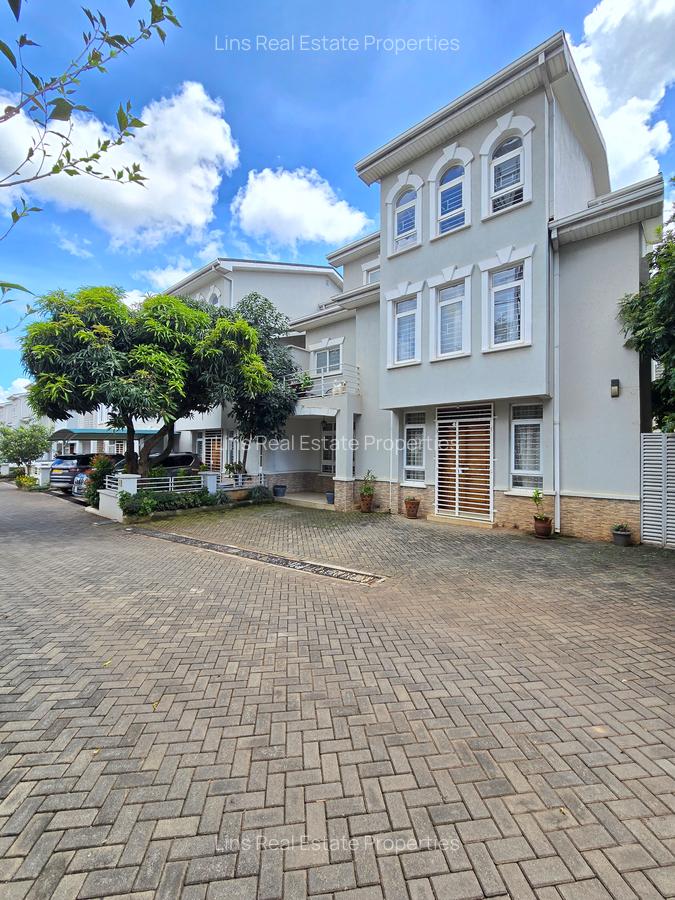 5 Bed Townhouse with En Suite in Lavington - 1