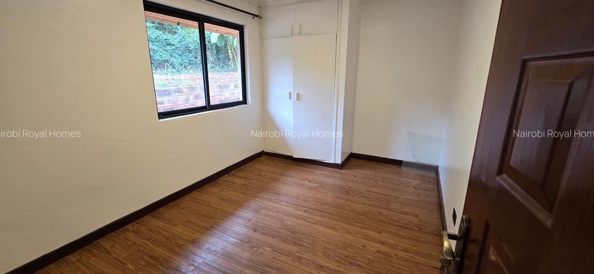 4 Bed House with En Suite at Loresho Crescent - 12