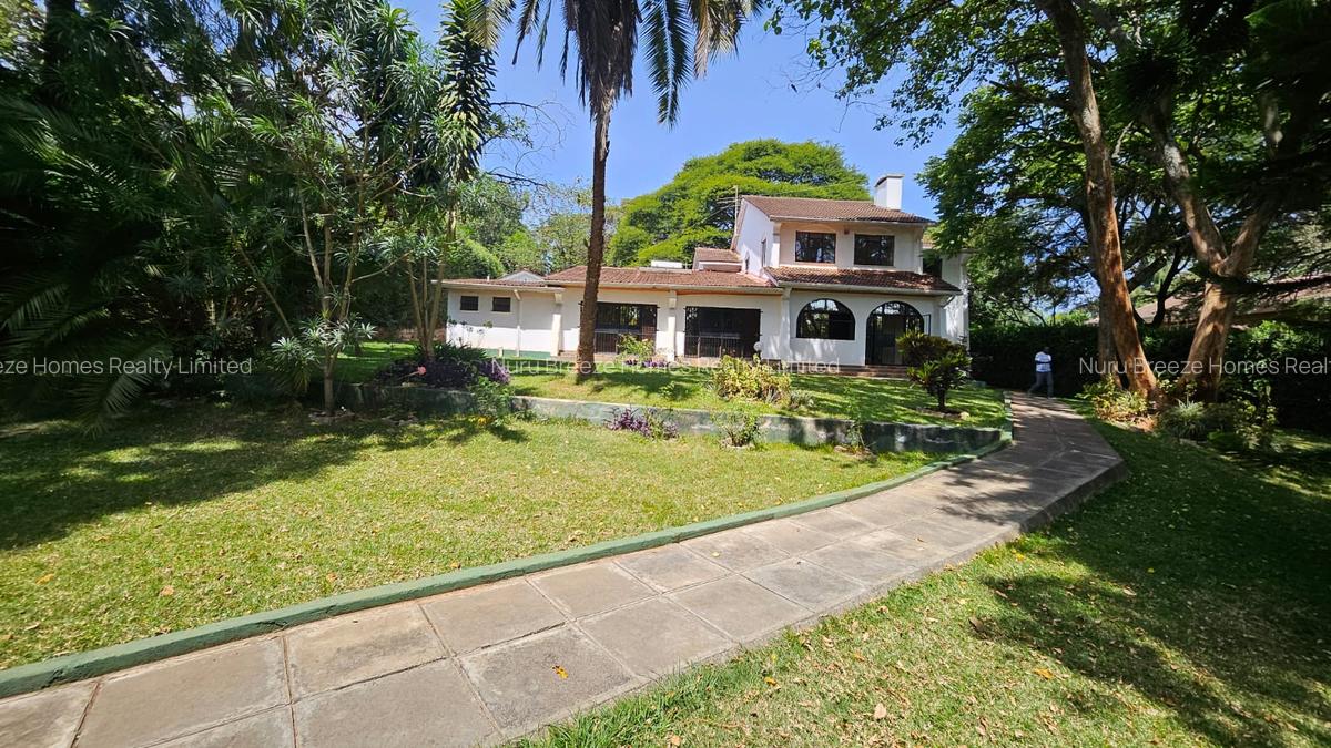 5 Bed House with En Suite in Runda - 8