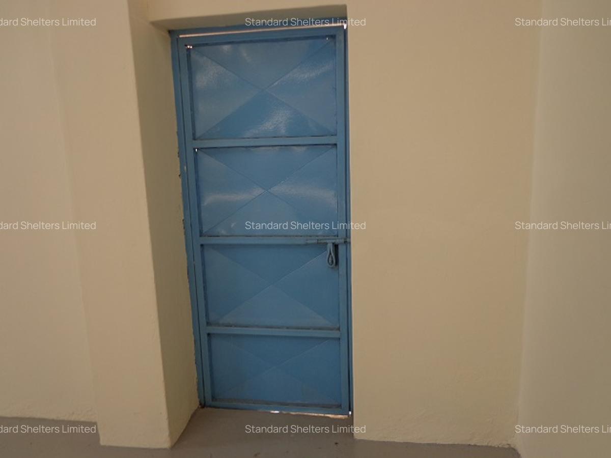 4,500 ft² Warehouse with Backup Generator in Industrial Area - 14