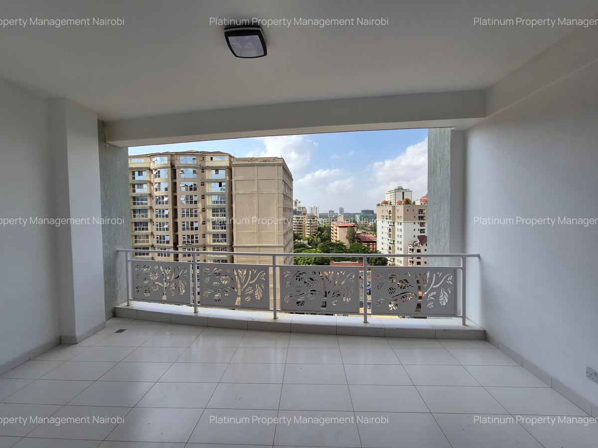 3 Bed Apartment with En Suite at Second Parklands - 4