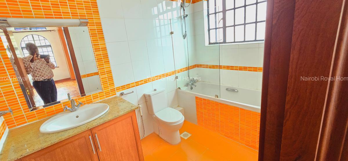 5 Bed Townhouse with En Suite at Lavington Green - 11