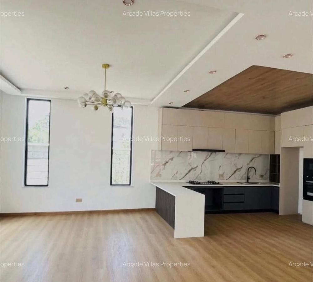 5 Bed Townhouse with En Suite in Lavington - 2