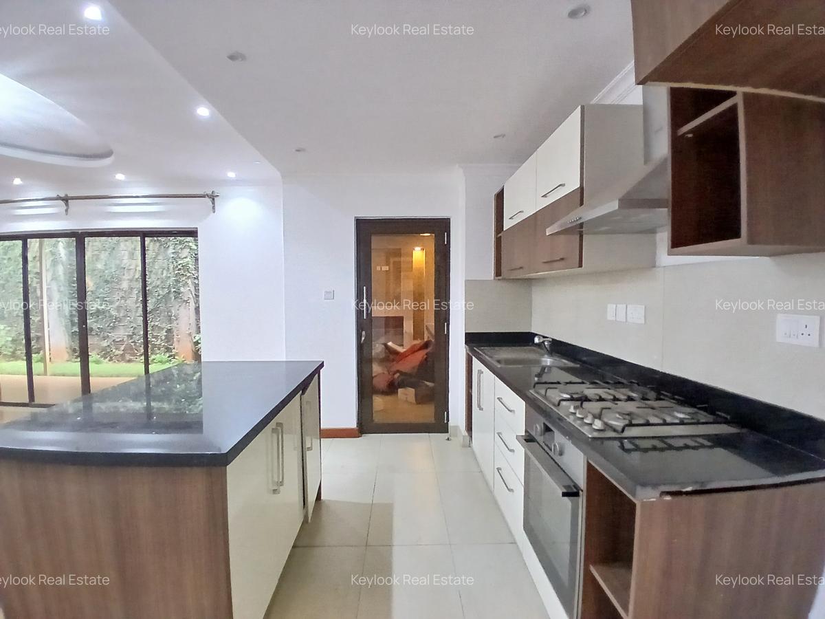 4 Bed Townhouse with En Suite in Lavington - 11