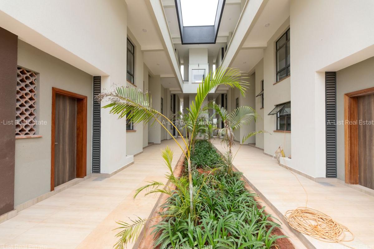 4 Bed Townhouse with En Suite at Two Rivers - 19