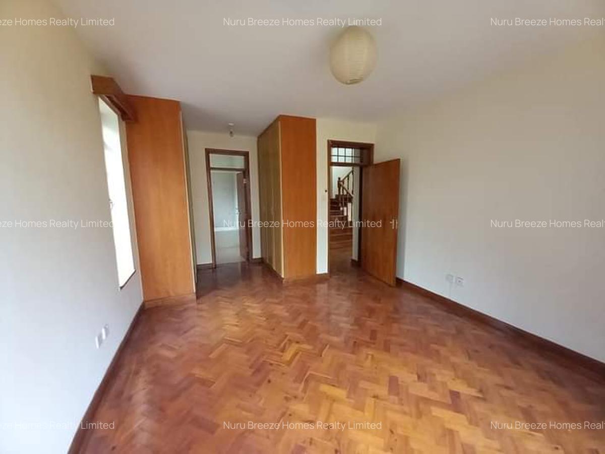 4 Bed Townhouse with En Suite in Spring Valley - 17