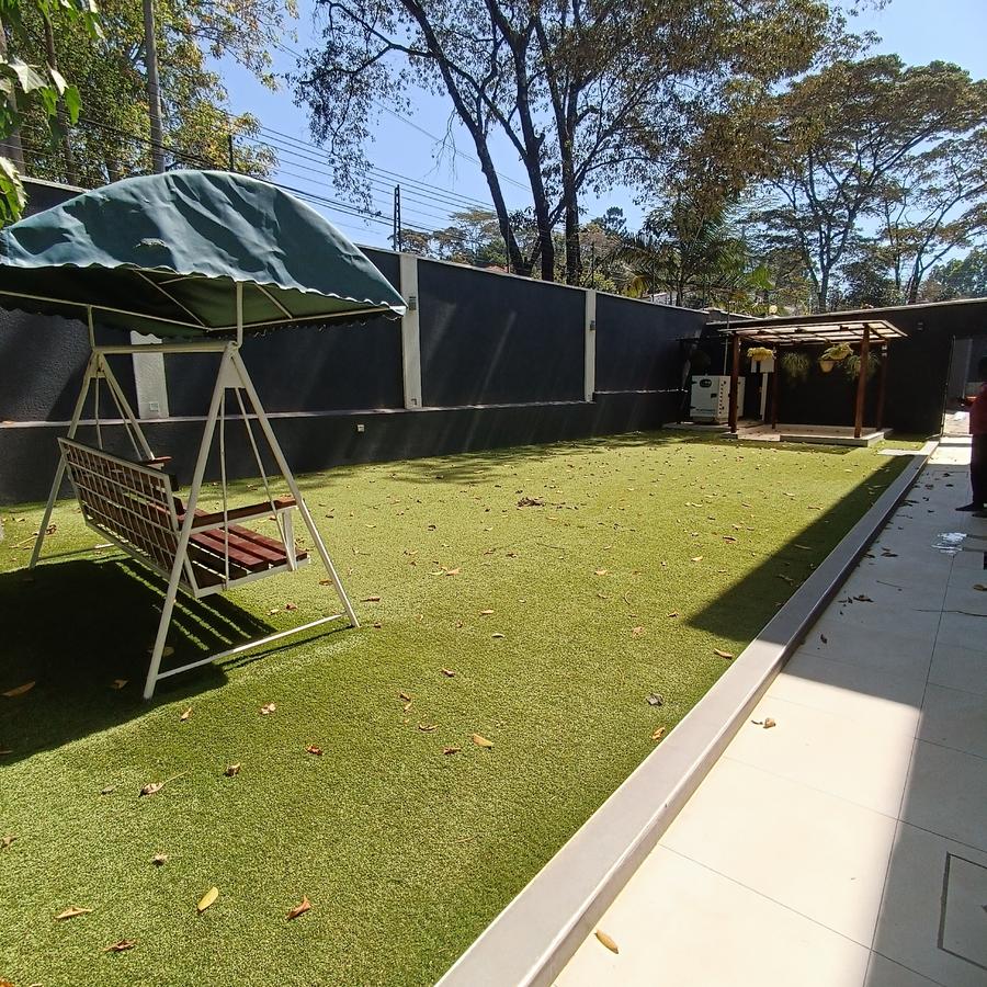 5 Bed Townhouse with En Suite in Lavington - 4