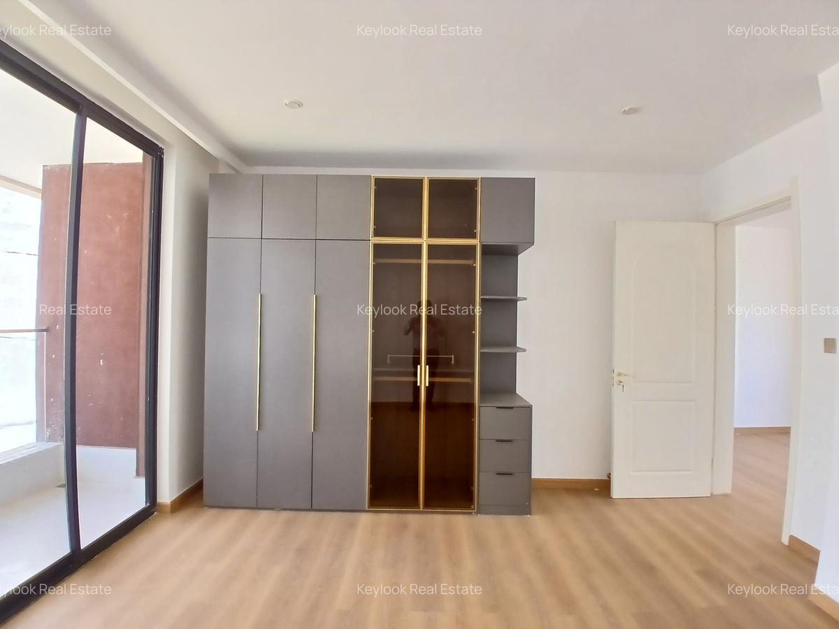 5 Bed Townhouse with En Suite at Lavington Green - 9
